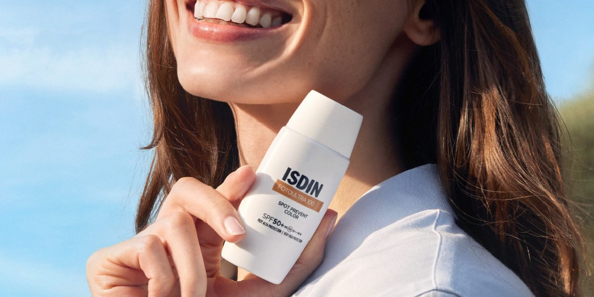 ضد آفتاب ضد لک رنگی ایزدین اسپات SPF50
